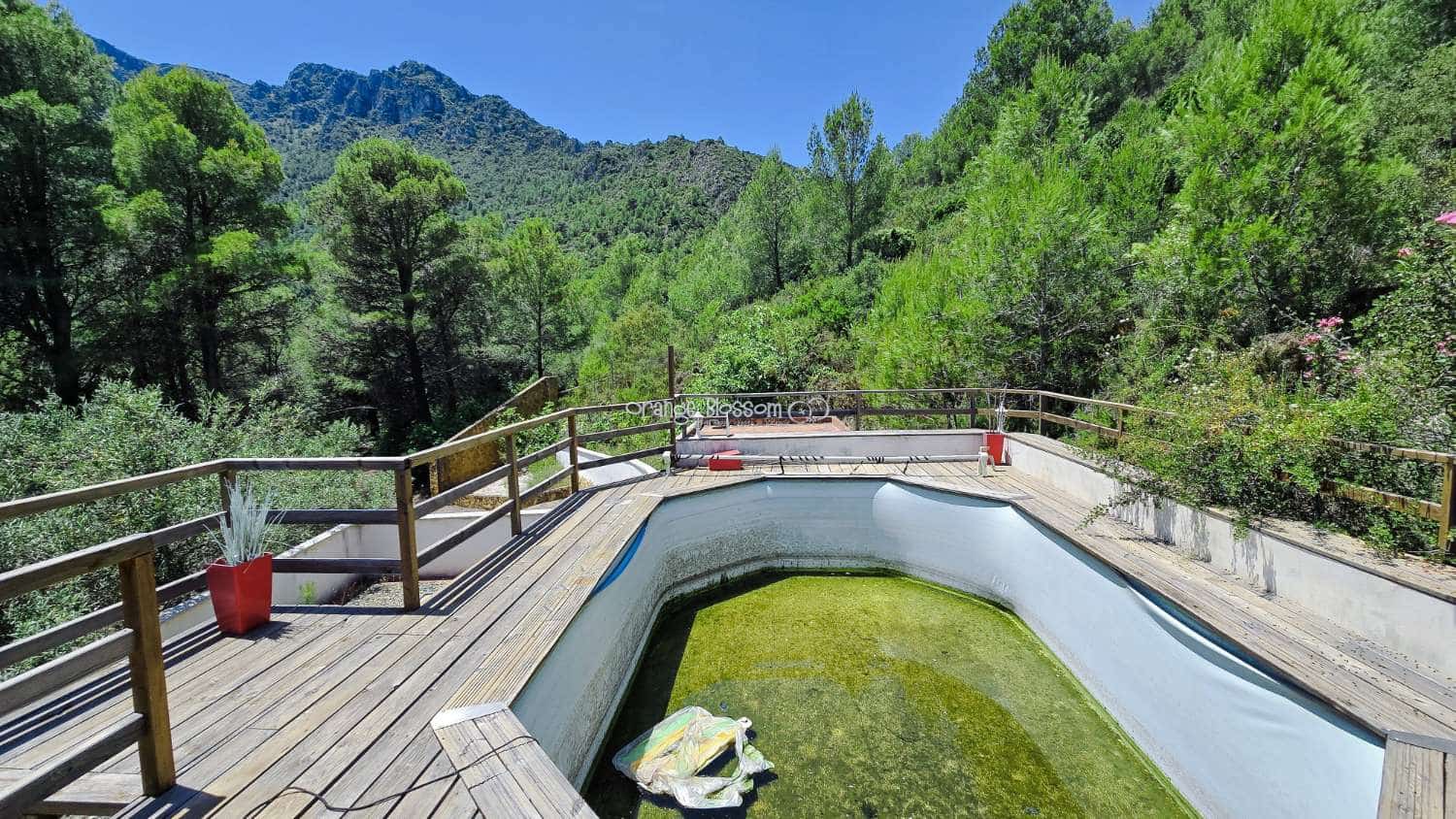 5 bedroom Villa for sale in Villalonga with pool garage - € 260,000 (Ref: 9931211)