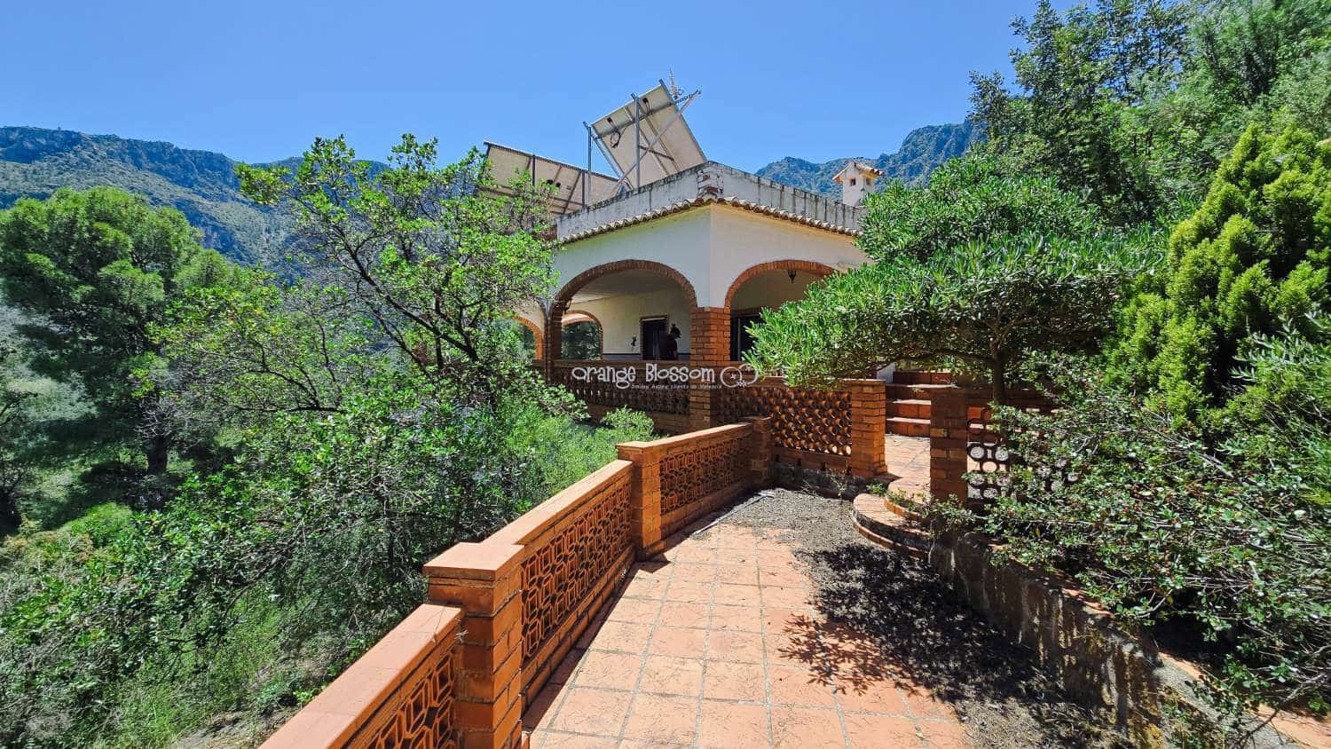 5 bedroom Villa for sale in Villalonga with pool garage - € 260,000 (Ref: 9931211)