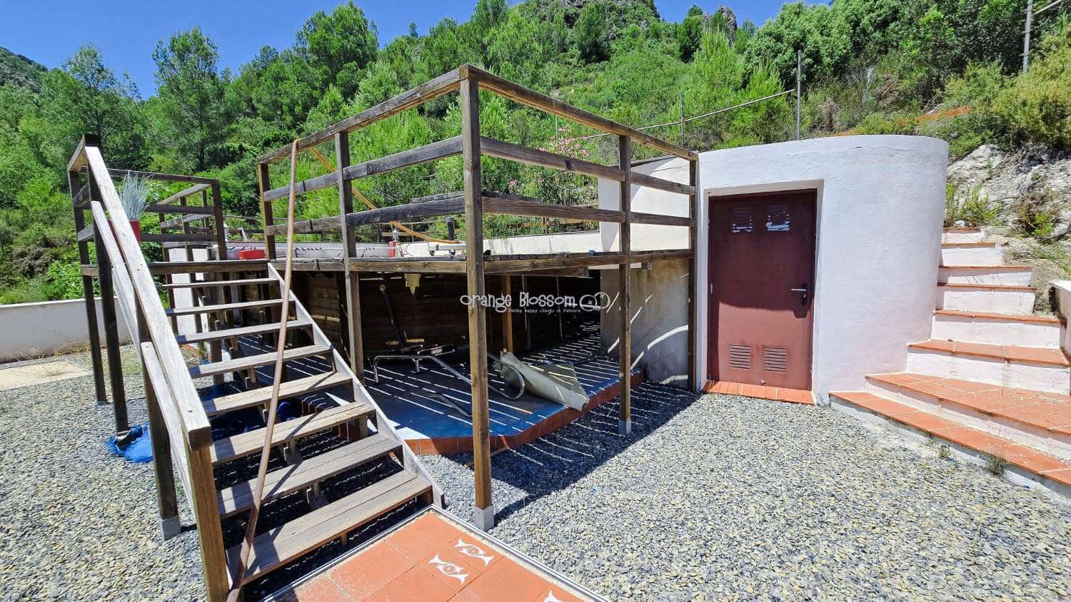 5 bedroom Villa for sale in Villalonga with pool garage - € 260,000 (Ref: 9931211)