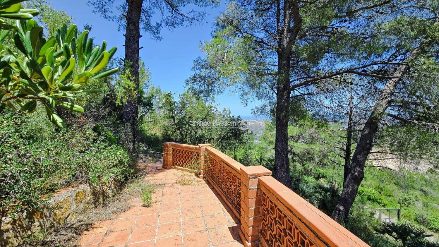 5 bedroom Villa for sale in Villalonga with pool garage - € 260,000 (Ref: 9931211)