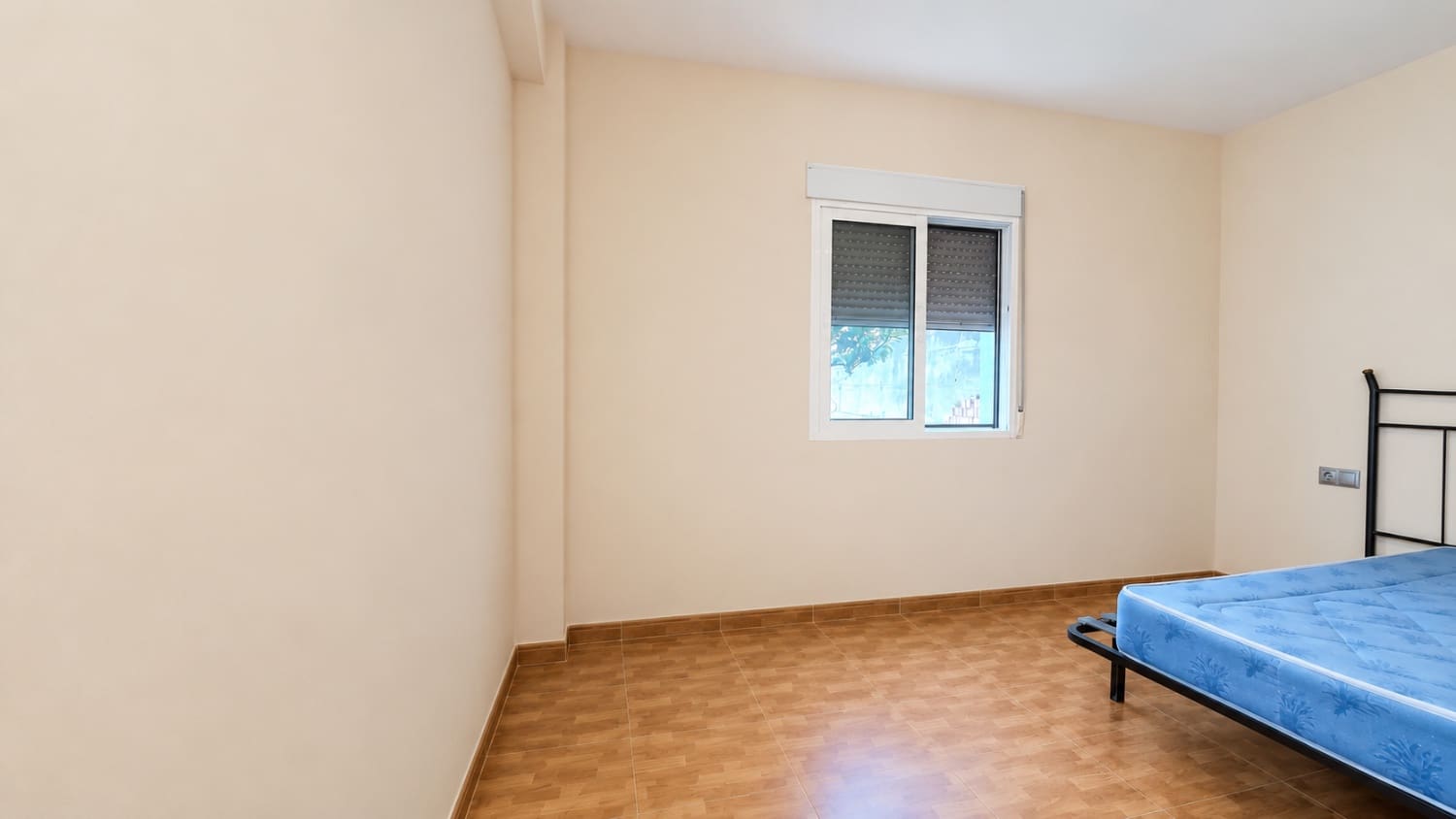 Chalet de 4 habitaciones en Villalonga en venta con garaje - 250.000 € (Ref: 9981758)
