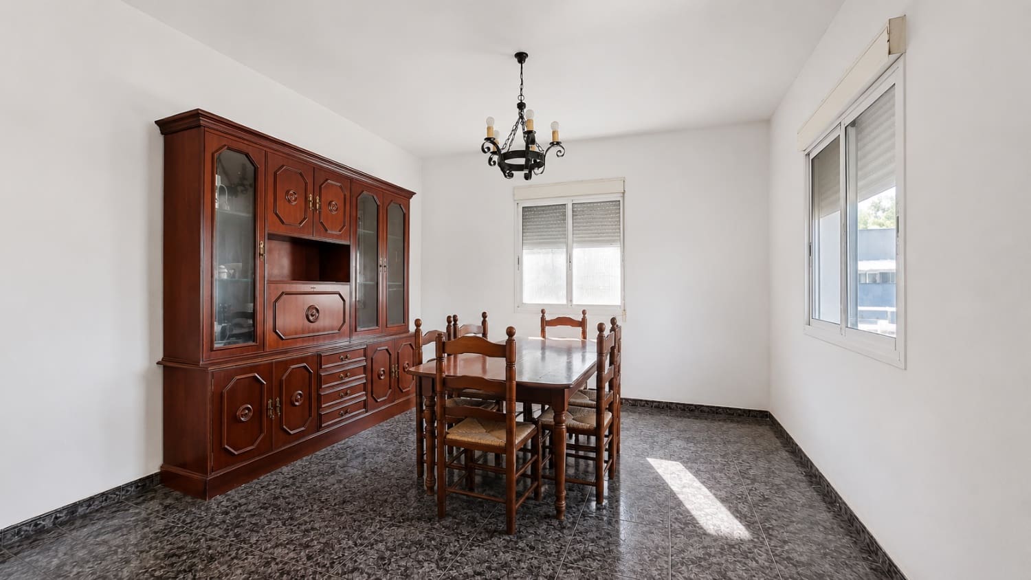 Chalet de 4 habitaciones en Villalonga en venta con garaje - 250.000 € (Ref: 9981758)