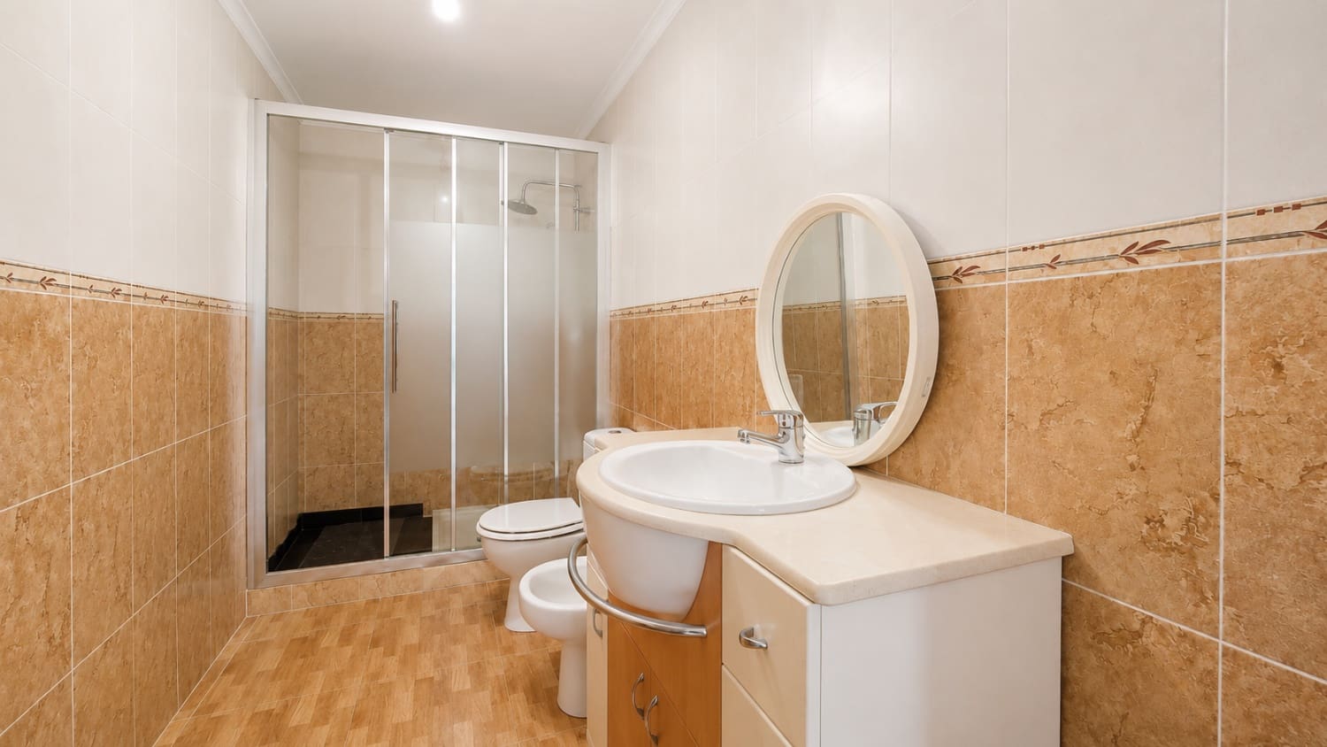 Chalet de 4 habitaciones en Villalonga en venta con garaje - 250.000 € (Ref: 9981758)