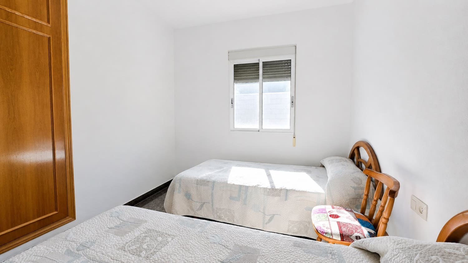 Chalet de 4 habitaciones en Villalonga en venta con garaje - 250.000 € (Ref: 9981758)