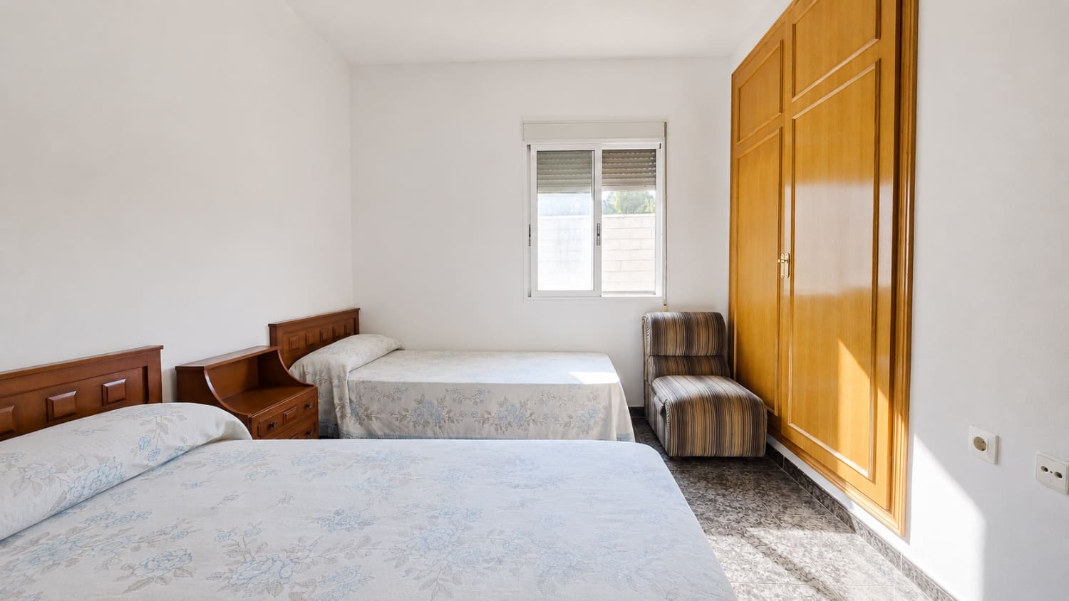 Chalet de 4 habitaciones en Villalonga en venta con garaje - 250.000 € (Ref: 9981758)