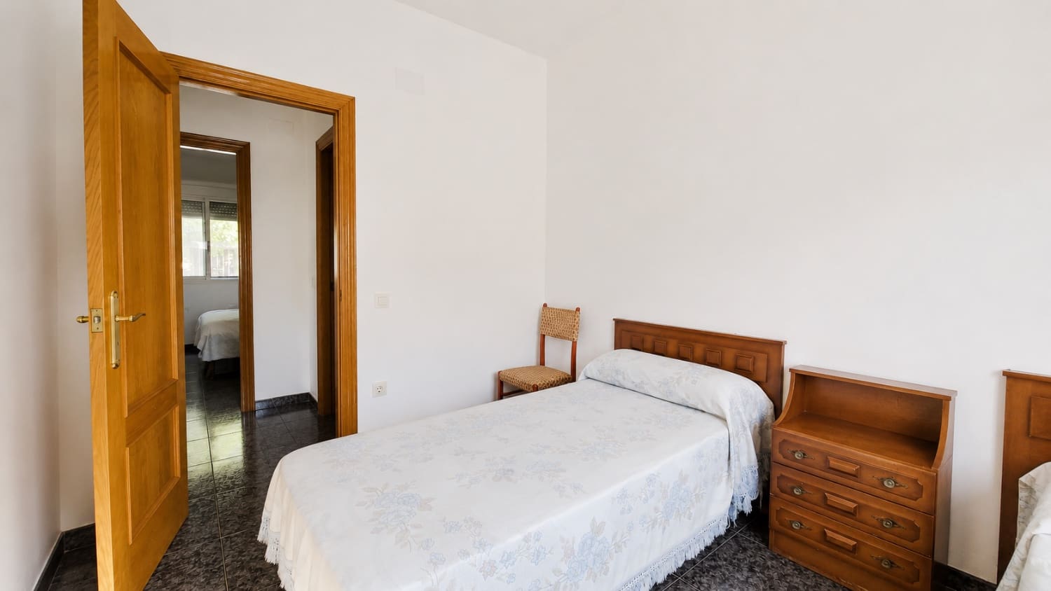 Chalet de 4 habitaciones en Villalonga en venta con garaje - 250.000 € (Ref: 9981758)