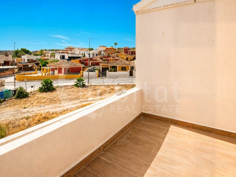 3 bedroom Townhouse for sale in Bigastro with pool garage - € 269,500 (Ref: 10003597)