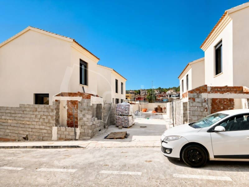3 bedroom Townhouse for sale in Bigastro with pool garage - € 269,500 (Ref: 10003597)