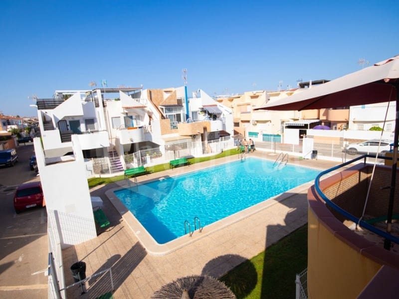 2 makuuhuone Huoneisto myytävänä paikassa Torrevieja mukana uima-altaan 
autotalli - 135 000 € (Ref: 10028886)