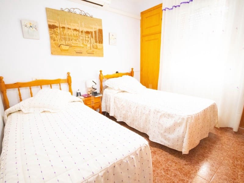 2 makuuhuone Huoneisto myytävänä paikassa Torrevieja mukana uima-altaan 
autotalli - 135 000 € (Ref: 10028886)