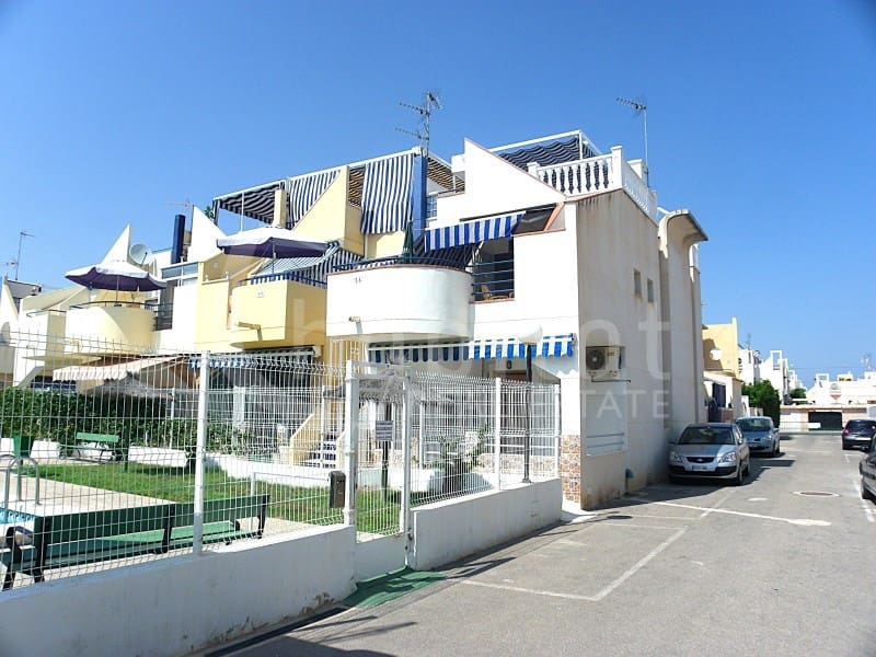 2 makuuhuone Huoneisto myytävänä paikassa Torrevieja mukana uima-altaan 
autotalli - 135 000 € (Ref: 10028886)