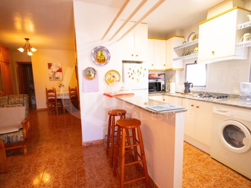 2 makuuhuone Huoneisto myytävänä paikassa Torrevieja mukana uima-altaan 
autotalli - 135 000 € (Ref: 10028886)