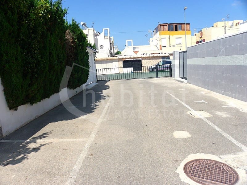 2 makuuhuone Huoneisto myytävänä paikassa Torrevieja mukana uima-altaan 
autotalli - 135 000 € (Ref: 10028886)