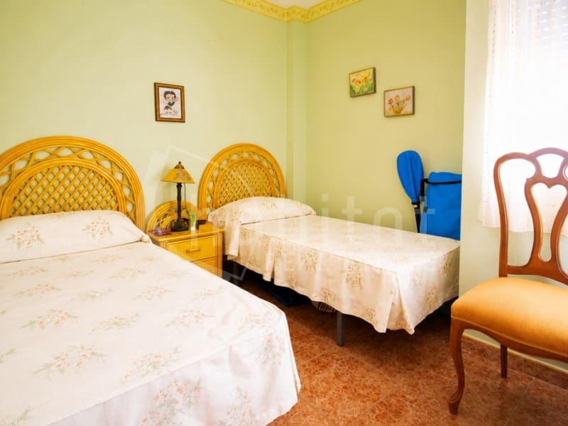 2 soverom Leilighet til salgs i Torrevieja med svømmebasseng garasje - € 135 000 (Ref: 10028886)