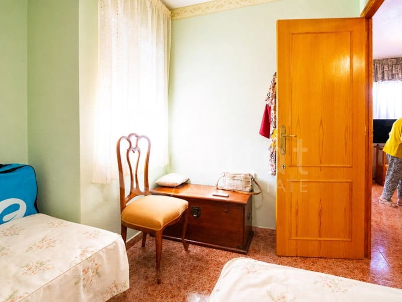 2 soverom Leilighet til salgs i Torrevieja med svømmebasseng garasje - € 135 000 (Ref: 10028886)