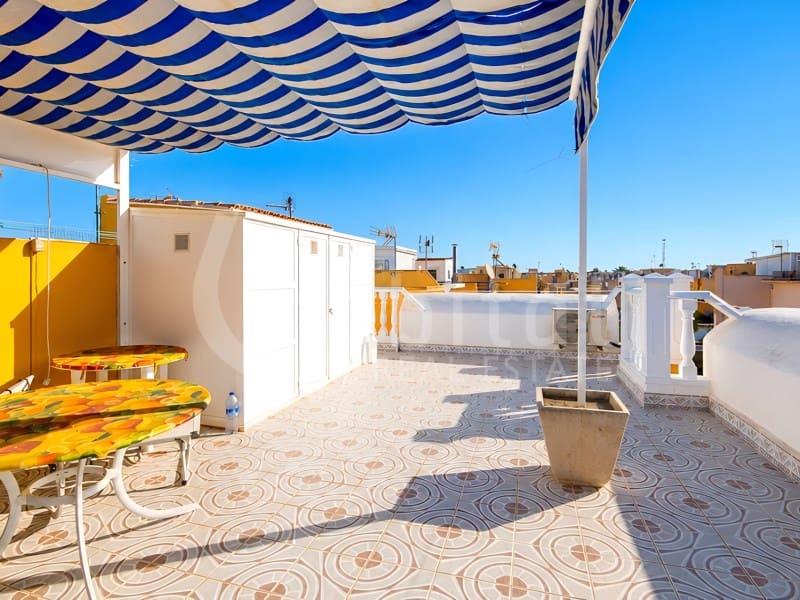 2 soverom Leilighet til salgs i Torrevieja med svømmebasseng garasje - € 135 000 (Ref: 10028886)