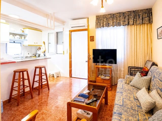 Apartamento de 2 habitaciones en El Chaparral - La Siesta - La Torreta, Torrevieja en venta con piscina garaje - 135.000 € (Ref: 10028886)