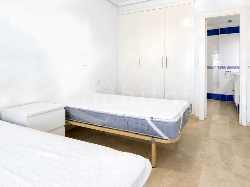 Apartamento de 2 habitaciones en Orihuela Costa en alquiler con piscina - 800 € (Ref: 10049266)