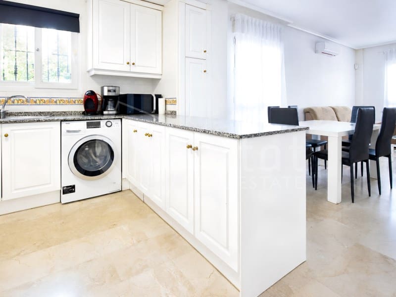 Apartamento de 2 habitaciones en Orihuela Costa en alquiler con piscina - 800 € (Ref: 10049266)