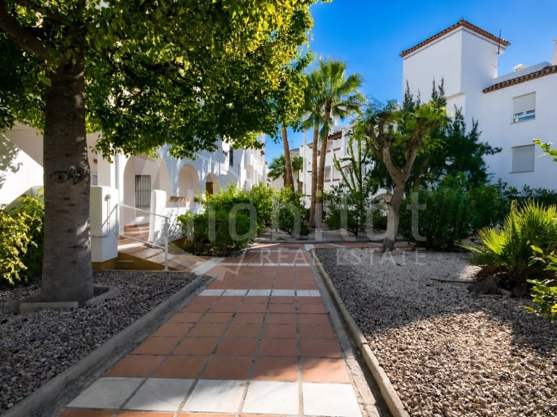 Apartamento de 2 habitaciones en Orihuela Costa en alquiler con piscina - 800 € (Ref: 10049266)