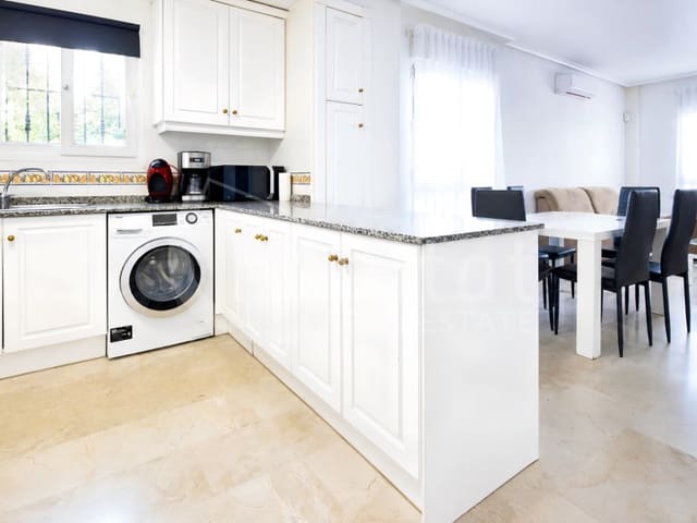 Apartamento de 2 habitaciones en Villamartin, Orihuela en alquiler con piscina - 800 € (Ref: 10049266)
