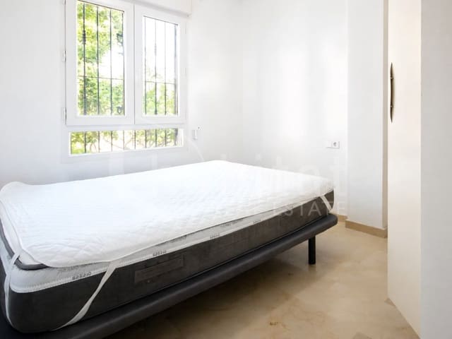 Apartamento de 2 habitaciones en Villamartin, Orihuela en alquiler con piscina - 800 € (Ref: 10049266)