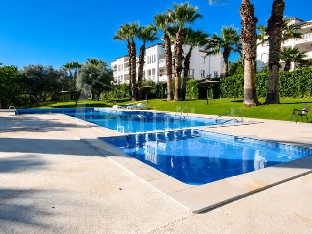 Apartamento de 2 habitaciones en Villamartin, Orihuela en alquiler con piscina - 800 € (Ref: 10049266)