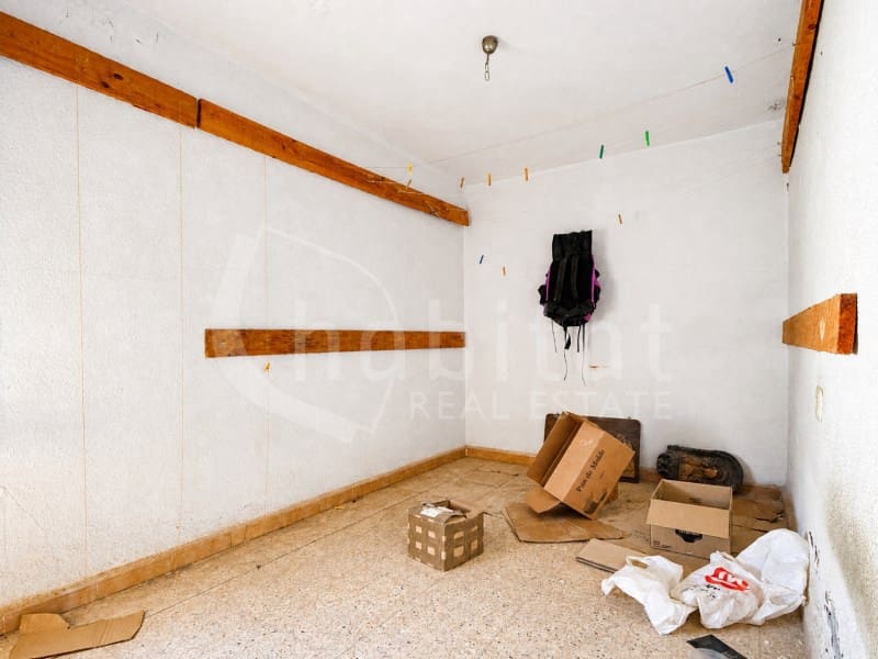 5 bedroom Townhouse for sale in Los Montesinos with garage - € 129,900 (Ref: 10058736)