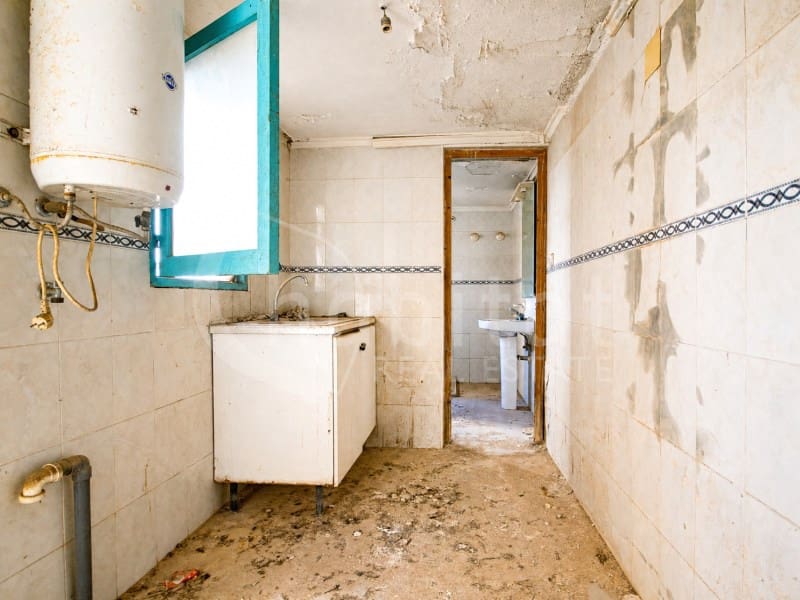 5 bedroom Townhouse for sale in Los Montesinos with garage - € 129,900 (Ref: 10058736)