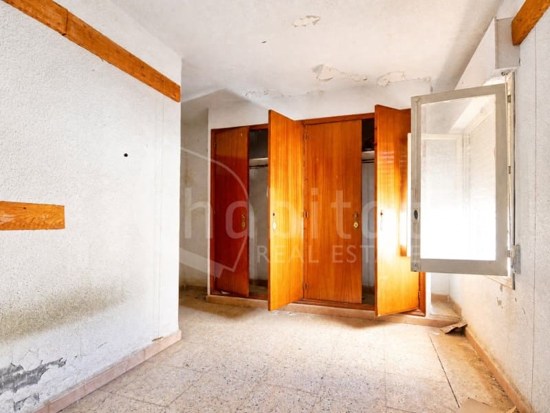 5 bedroom Townhouse for sale in Los Montesinos with garage - € 129,900 (Ref: 10058736)