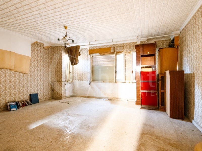 5 bedroom Townhouse for sale in Los Montesinos with garage - € 129,900 (Ref: 10058736)