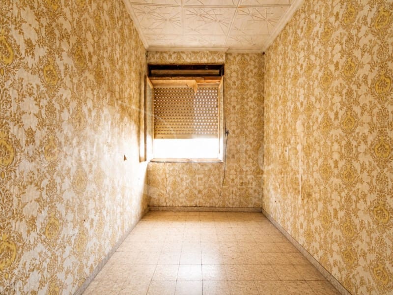 5 bedroom Townhouse for sale in Los Montesinos with garage - € 129,900 (Ref: 10058736)