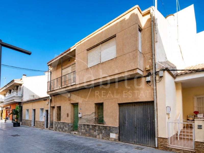 5 bedroom Townhouse for sale in Los Montesinos with garage - € 129,900 (Ref: 10058736)