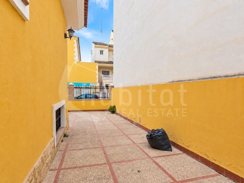 6 soveværelse Villa til salg i Los Montesinos med garage - € 499.000 (Ref: 10171206)