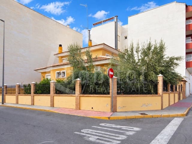 6 soveværelse Villa til salg i Los Montesinos med garage - € 499.000 (Ref: 10171206)