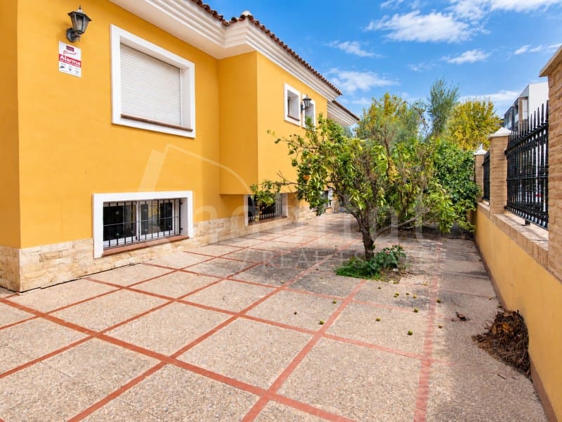 6 soveværelse Villa til salg i Los Montesinos med garage - € 499.000 (Ref: 10171206)