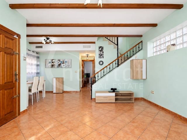 Villa til leie i Los Montesinos med svømmebasseng garasje - € 900 (Ref: 10173795)