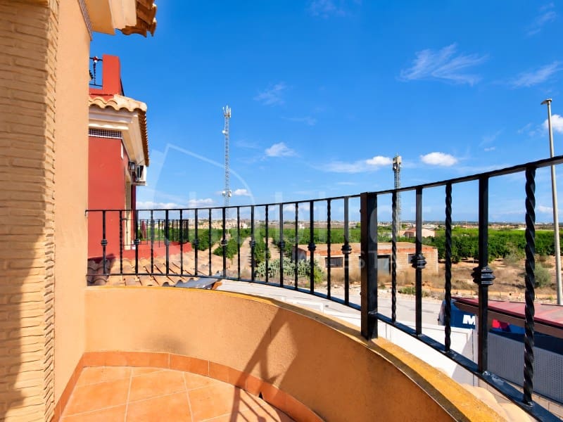 Villa til leie i Los Montesinos med svømmebasseng garasje - € 900 (Ref: 10173795)