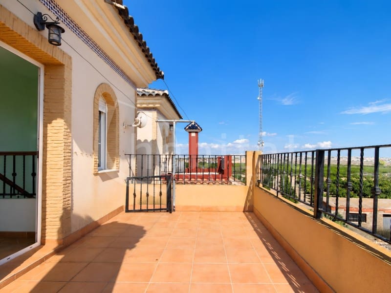 Villa til leie i Los Montesinos med svømmebasseng garasje - € 900 (Ref: 10173795)