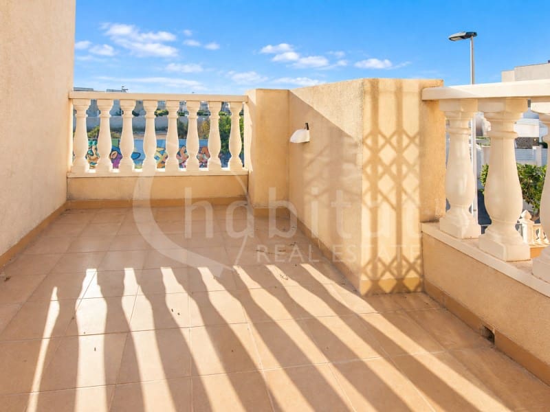 2 sovrum Villa till salu i Torrevieja med pool garage - 175 000 € (Ref: 10176995)