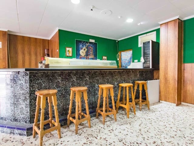 Commercial for sale in Los Europeos, Torrevieja - € 129,900 (Ref: 6006847)