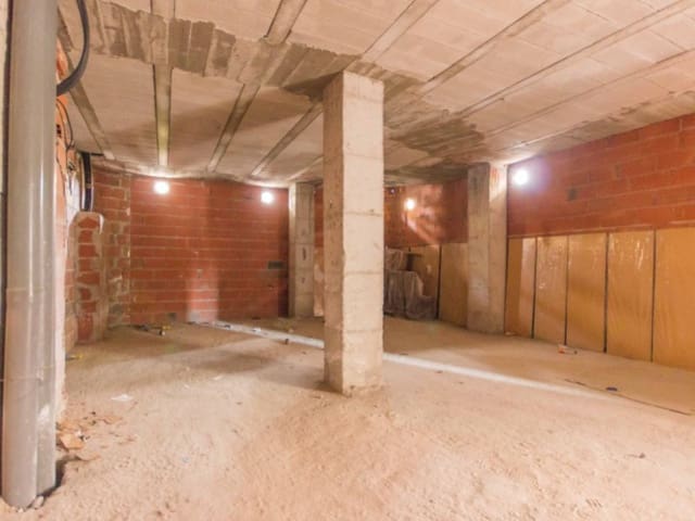 Commercial for sale in Los Montesinos - € 210,000 (Ref: 6569694)