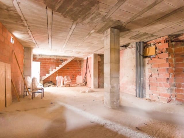 Commercial for sale in Los Montesinos - € 210,000 (Ref: 6569694)