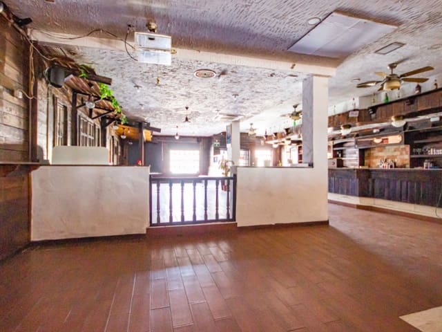 Commercial for sale in Los Montesinos - € 175,000 (Ref: 7011918)