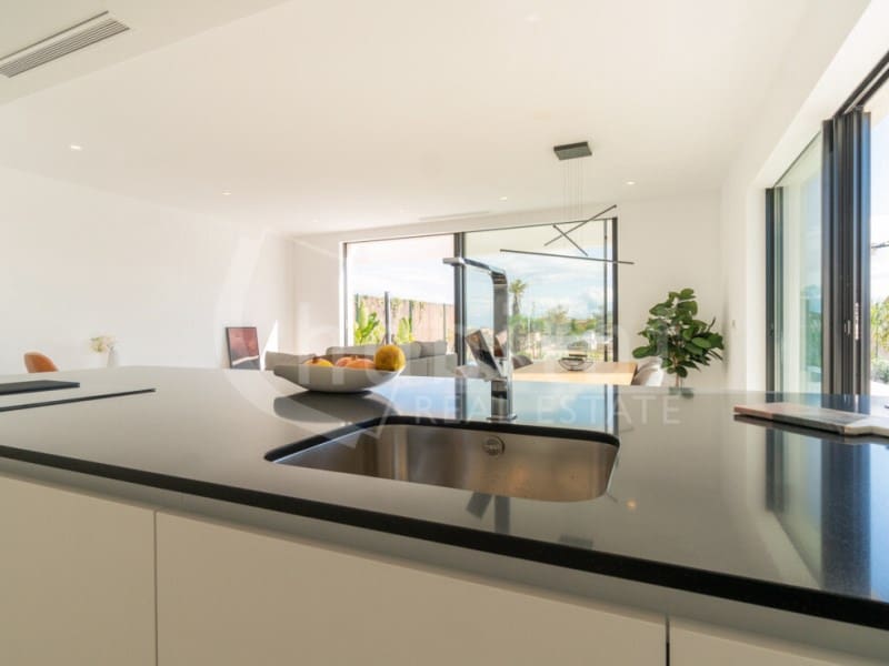 Chalet de 3 habitaciones en Los Montesinos en venta con piscina - 509.000 € (Ref: 7238388)