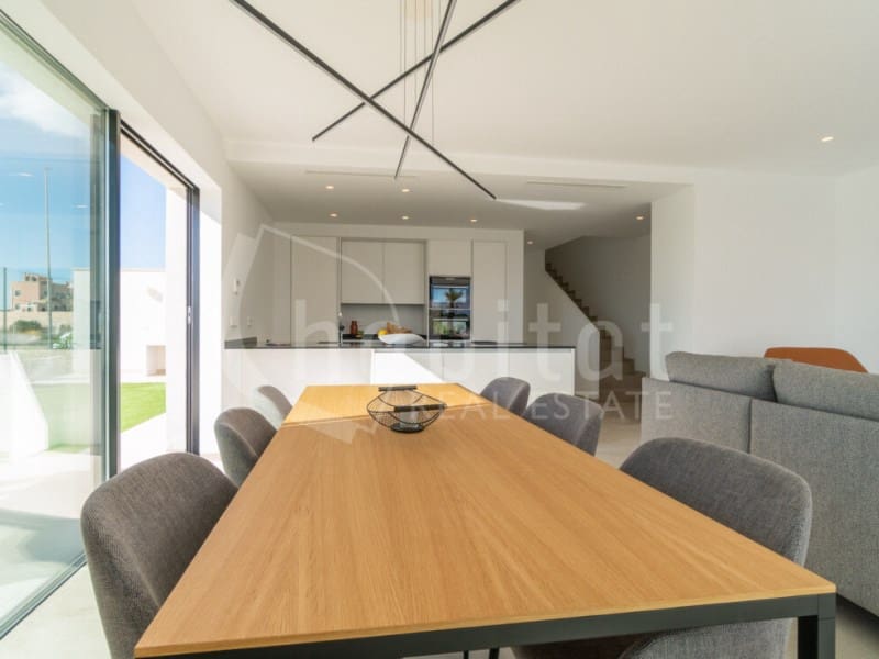 Chalet de 3 habitaciones en Los Montesinos en venta con piscina - 509.000 € (Ref: 7238388)