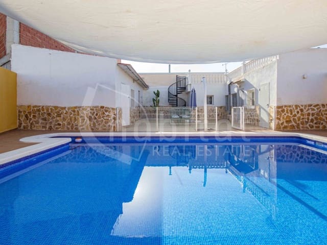 4 bedroom Townhouse for sale in Los Montesinos with pool garage - € 285,000 (Ref: 8442677)