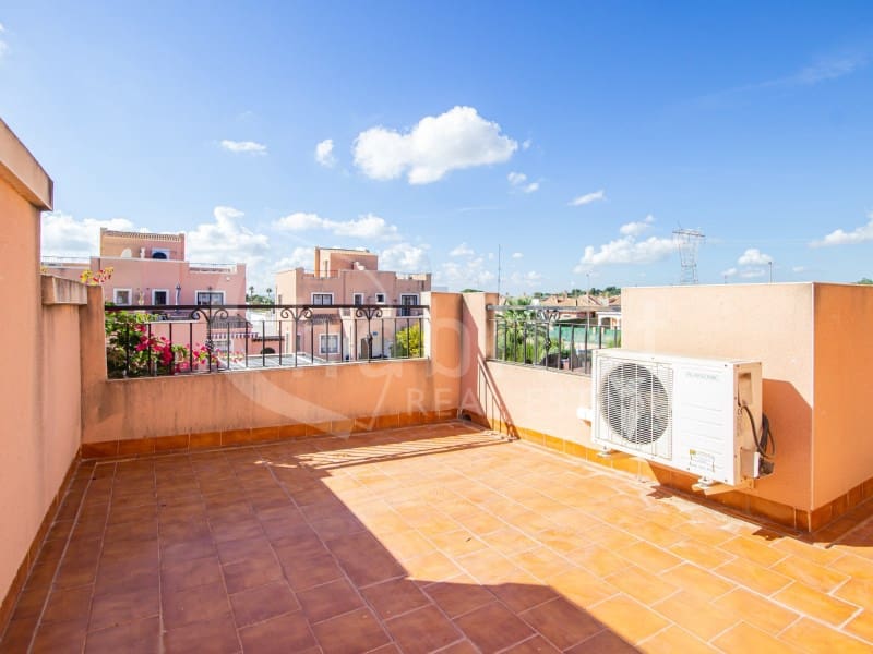 3 makuuhuone Omakotitalo myytävänä paikassa Los Montesinos - 171 000 € (Ref: 8597426)