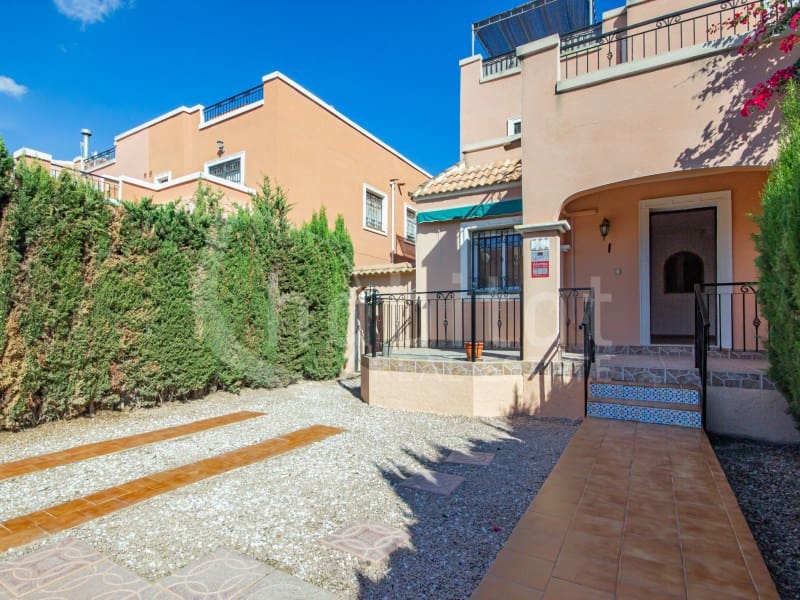 3 makuuhuone Omakotitalo myytävänä paikassa Los Montesinos - 171 000 € (Ref: 8597426)