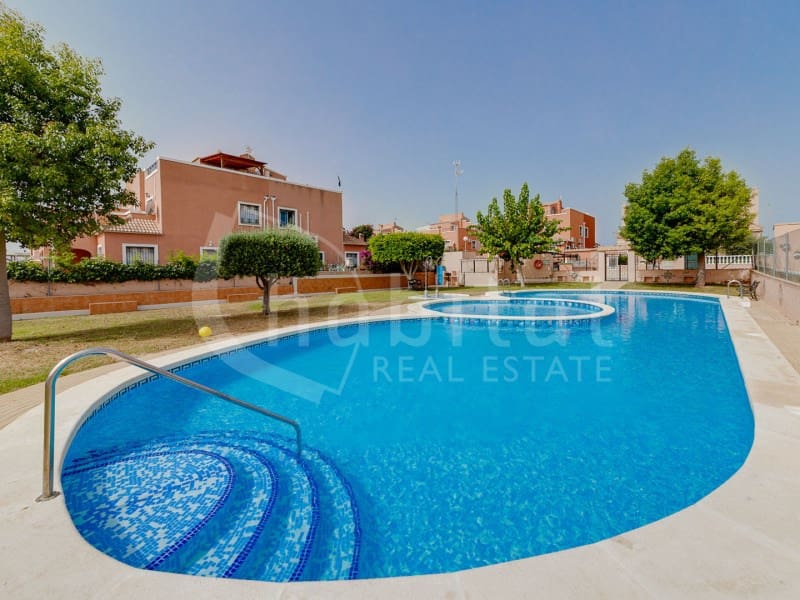 3 makuuhuone Omakotitalo myytävänä paikassa Los Montesinos - 171 000 € (Ref: 8597426)